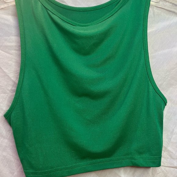 Green crop top - Picture 2 of 3